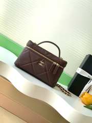 Uubags Chanel Vanity bag with strap grained calfskin & gold metal in dark brown 17x19.5x5cm - 1