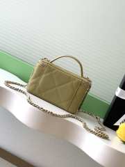 Uubags Chanel long vanity bag with chain grained shiny calfskin & gold-tone metal in pale yellow 9.5x17x8cm - 3