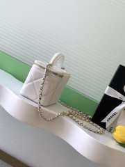 Uubags Chanel long vanity bag with chain grained shiny calfskin & gold-tone metal in white 9.5x17x8cm - 2
