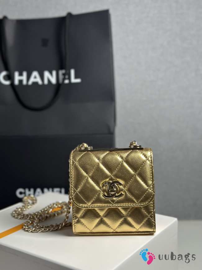 Uubags Chanel Metallic Gold Lambskin Mini CC Clutch with Chain Gold Hardware 11x5x11cm - 1