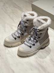 Uubags Brunello Cucinelli Classic Ivory Leather Mountain Boots with Fuzzy Shearling Lining and Precious Contour - 1
