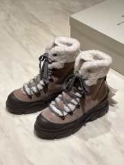 Uubags Brunello Cucinelli Classic Mud Leather Mountain Boots with Fuzzy Shearling Lining and Precious Contour - 1