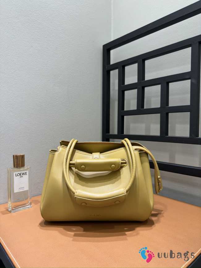 Uubags Loewe small Madrid bag in pale yellow glaze supple calfskin 23.5x10x19cm - 1