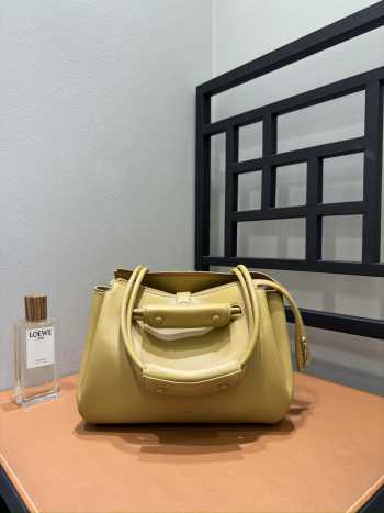 Uubags Loewe small Madrid bag in pale yellow glaze supple calfskin 23.5x10x19cm
