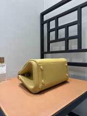 Uubags Loewe small Madrid bag in pale yellow glaze supple calfskin 23.5x10x19cm - 6