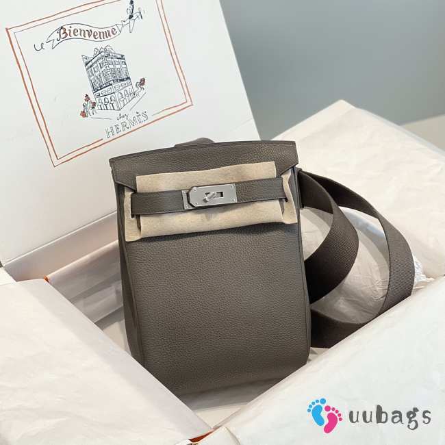 Uubags Hermes Hac a Dos PM backpack in etoupe with silver buckle 18x28x8cm - 1