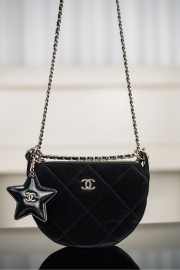 Uubags Chanel clutch with strap velvet effect nylon, crinkled effect glossy calfskin & gold metallic in black 15x22x6cm - 1