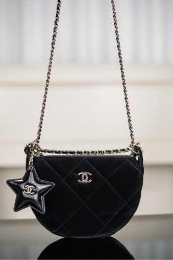 Uubags Chanel clutch with strap velvet effect nylon, crinkled effect glossy calfskin & gold metallic in black 15x22x6cm