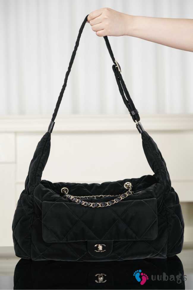 Uubags Chanel Maxi Bowling Bag Velvet Effect Nylon & Gold Metallic In Black 22x44x18cm - 1