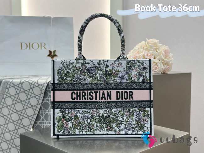 Uubags Christian Dior Book Tote Bag 36cm Jardin d’Hiver Embroidery in Pink and Green 36x28x16cm - 1