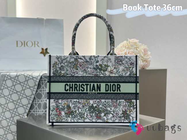 Uubags Christian Dior Book Tote Bag 36cm Jardin d'Hiver Embroidery in Green 36x28x16cm - 1
