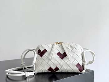 Uubags Bottega Veneta Pouch Intrecciato Concert In Chalk/Dark red 18.5x11.5x8.5cm