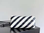 Uubags Bottega Veneta Pouch Intrecciato Concert In Black /White 18.5x11.5x8.5cm - 6