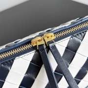 Uubags Bottega Veneta Pouch Intrecciato Concert In Black /White 18.5x11.5x8.5cm - 2
