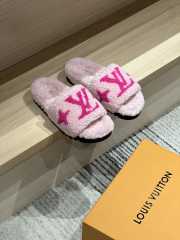 Uubags Louis Vuitton Shearling Printed Slides In Pink  - 3