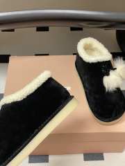 Uubags Miu Miu Suede and shearling mules in black - 5