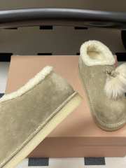 Uubags Miu Miu Suede and shearling mules in grey - 6