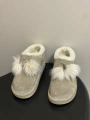 Uubags Miu Miu Suede and shearling mules in grey - 5