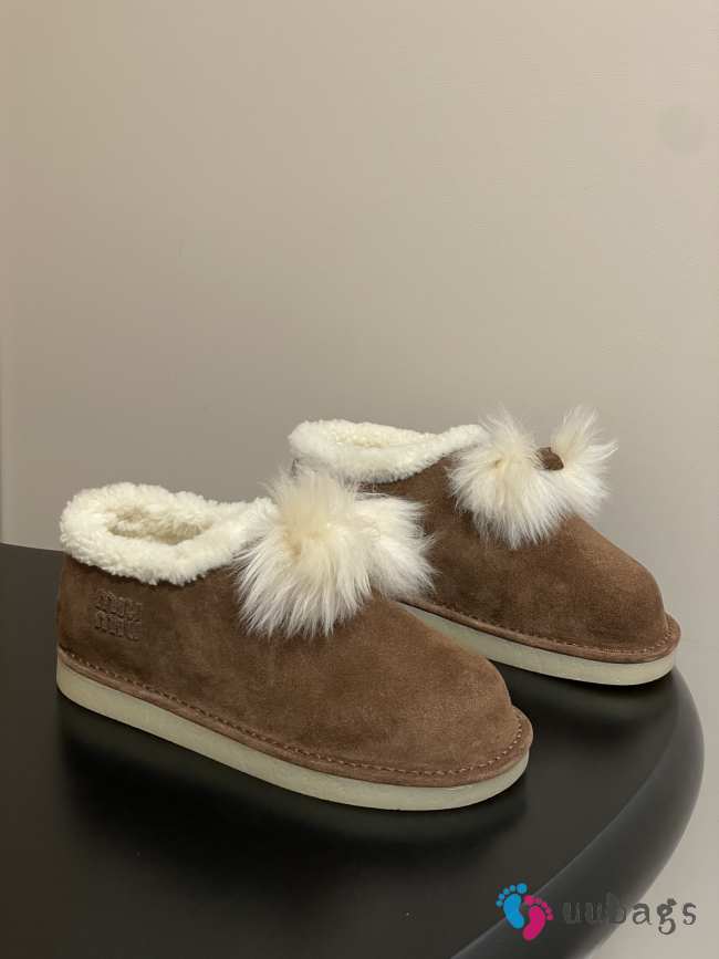 Uubags Miu Miu Suede and shearling mules in brown - 1