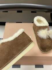 Uubags Miu Miu Suede and shearling mules in brown - 4