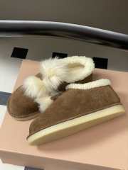 Uubags Miu Miu Suede and shearling mules in brown - 2