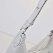 Uubags Maison Margiela Glam Slam hobo small bag in white 28x7x15cm - 6