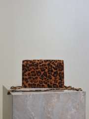 Uubags YSL small Cassandre Envelope chain wallet in a leopard print 19x11.5x4cm - 3