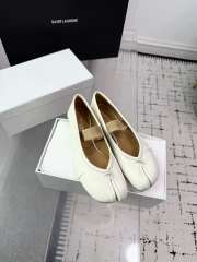 Uubags Maison Margiela Tabi elastic band ballerina in white - 2
