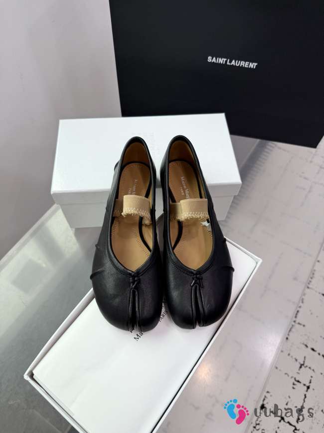 Uubags Maison Margiela Tabi elastic band ballerina in black - 1