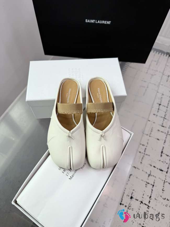 Uubags Maison Martin Margiela White Leather Mules with Tan Strap - 1