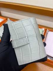 Uubags Hermes Bearn Compact wallet in gris ciment alligator crocodile skin with gold hardware 12x9.4x0.5cm - 2