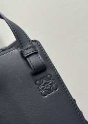 Uubags Loewe Hammock Slice leather crossbody bag in black 21x10.5x24cm - 2