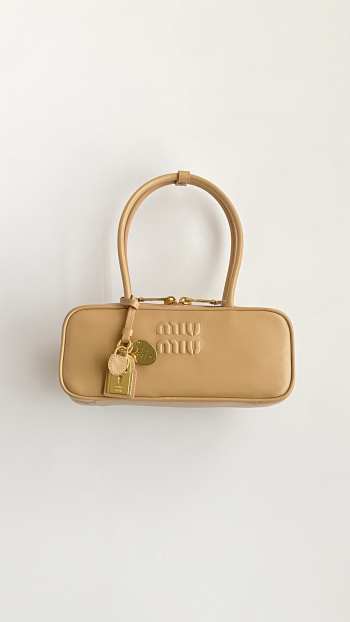 Uubags Miu Miu Beau small leather bag in light beige 28x12x8cm