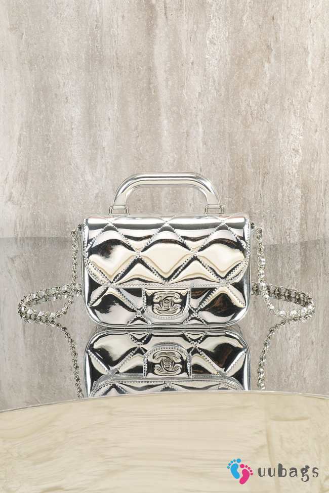 Uubags Chanel clutch with strap mirrored calfskin & silver metallic in silver 18.5x13x4.5cm - 1