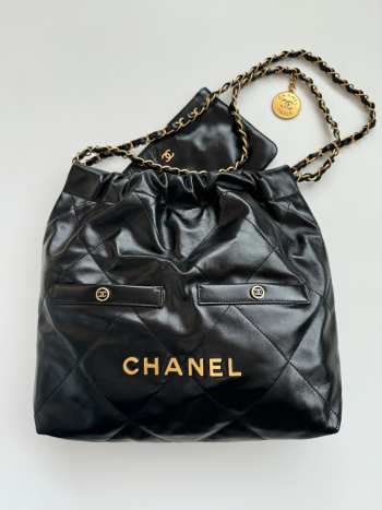 Uubags Chanel 22 Handbag Black Shiny Calfskin & Gold-Tone Metal 30x30x8x37cm