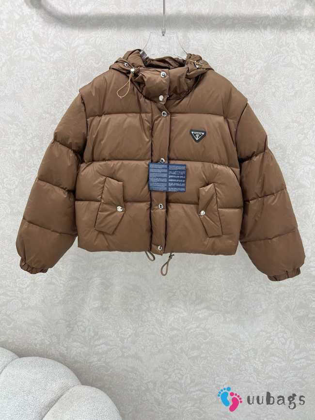 Uubags Prada Re-Nylon cropped convertible down jacket in brown - 1