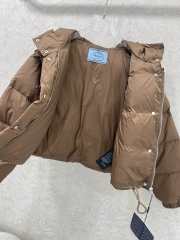 Uubags Prada Re-Nylon cropped convertible down jacket in brown - 3