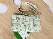 Uubags Bottega Veneta Maxi Intrecciato Cassette Shoulder Bag White Green 23x15x6cm - 1