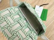 Uubags Bottega Veneta Maxi Intrecciato Cassette Shoulder Bag White Green 23x15x6cm - 2