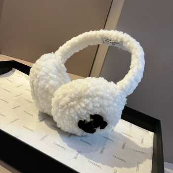 Uubags Chanel Earmuffs Shearling Lambskin In Ecru & Black