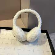 Uubags Chanel Earmuffs Shearling Lambskin In Ecru & Black - 6