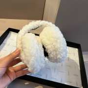 Uubags Chanel Earmuffs Shearling Lambskin In Ecru & Black - 4