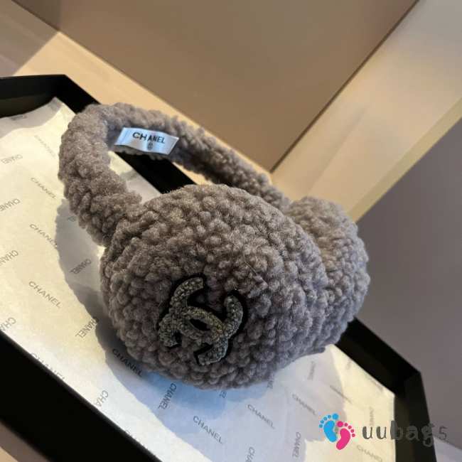 Uubags Chanel Earmuffs Shearling Lambskin In Taupe - 1