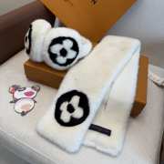 Uubags Louis Vuitton Earmuffs & Fur Scarf Set Monogram Flower White shearling - 4