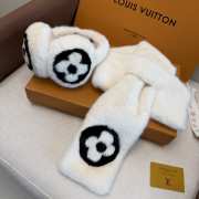Uubags Louis Vuitton Earmuffs & Fur Scarf Set Monogram Flower White shearling - 2