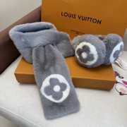 Uubags Louis Vuitton Earmuffs & Fur Scarf Set Monogram Flower Grey shearling - 1