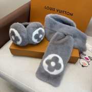 Uubags Louis Vuitton Earmuffs & Fur Scarf Set Monogram Flower Grey shearling - 2