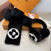 Uubags Louis Vuitton Earmuffs & Fur Scarf Set Monogram Flower Black shearling - 1