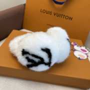 Uubags Louis Vuitton M97421 Cloud Earmuff & Fur Scarf Set In White - 2