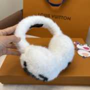 Uubags Louis Vuitton M97421 Cloud Earmuff & Fur Scarf Set In White - 3